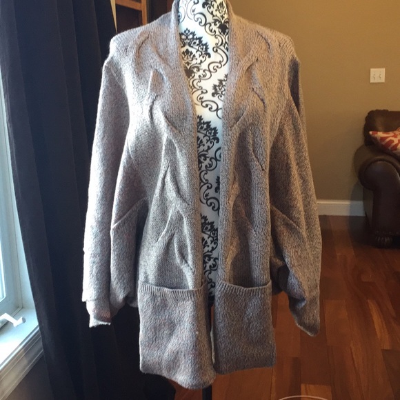 Grey cardigan - Picture 1 of 3